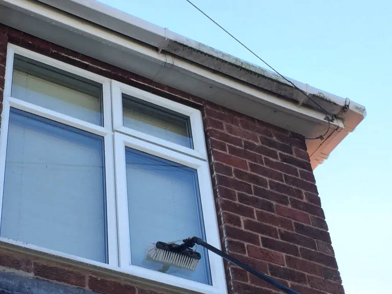Wet Windows – Window Cleaning & Gutter Clearing